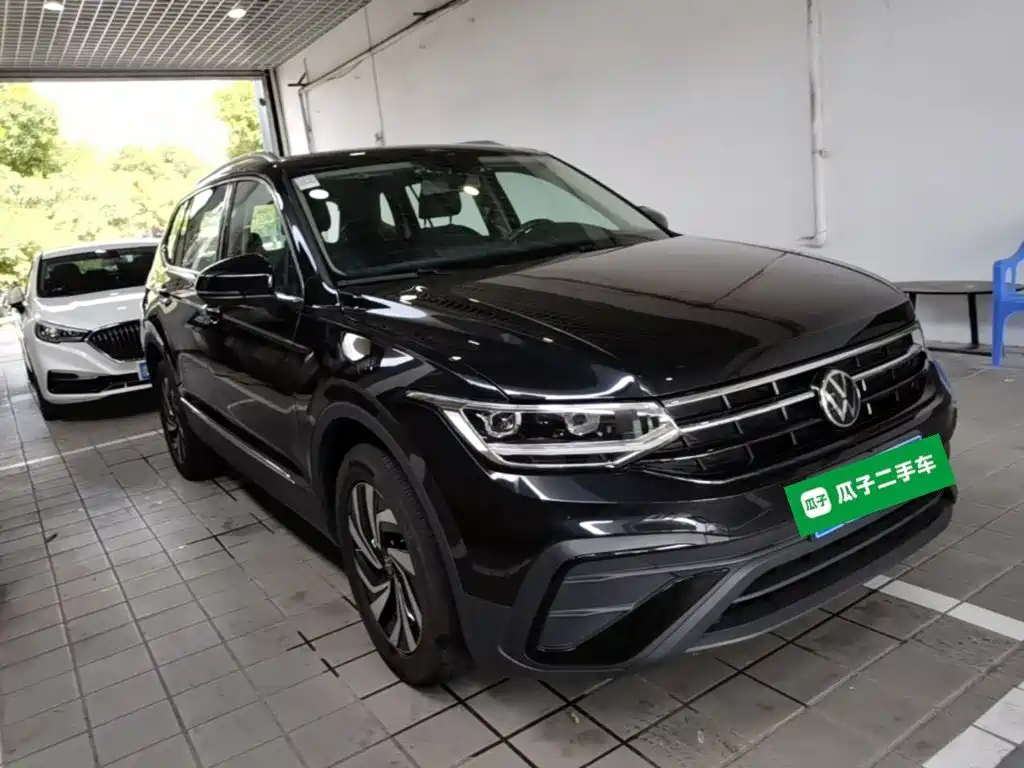 Volkswagen Tiguan L — фото 4