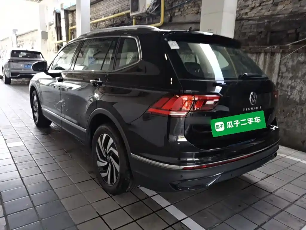 Volkswagen Tiguan L — фото 5
