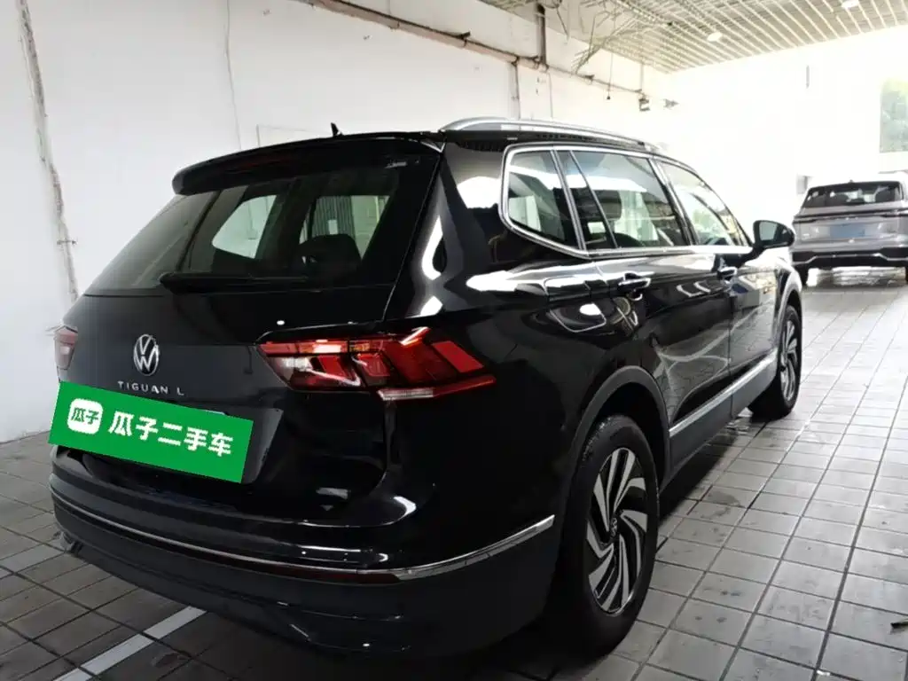 Volkswagen Tiguan L — фото 7