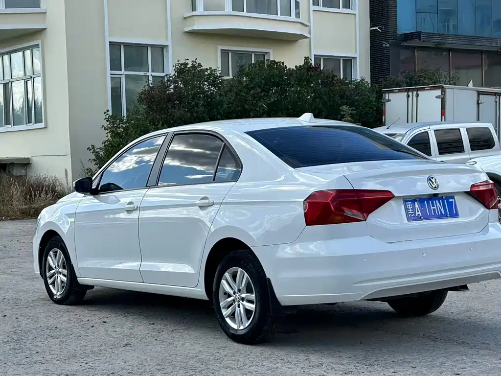 Volkswagen Jetta — фото 6