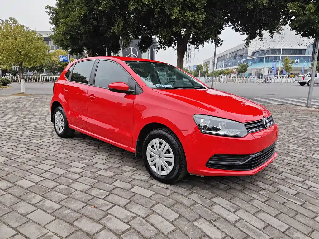 Volkswagen Polo — фото 3