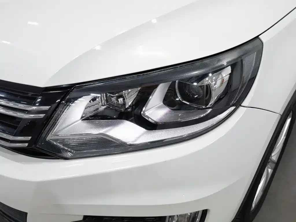 Volkswagen Tiguan — фото 7
