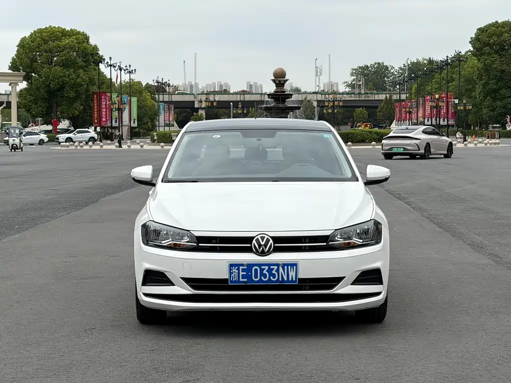 Volkswagen Polo — фото 2