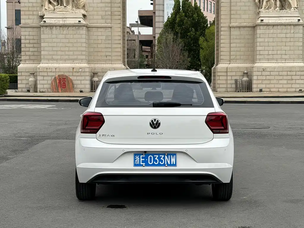 Volkswagen Polo — фото 11