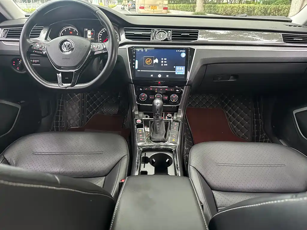 Volkswagen Passat — фото 11