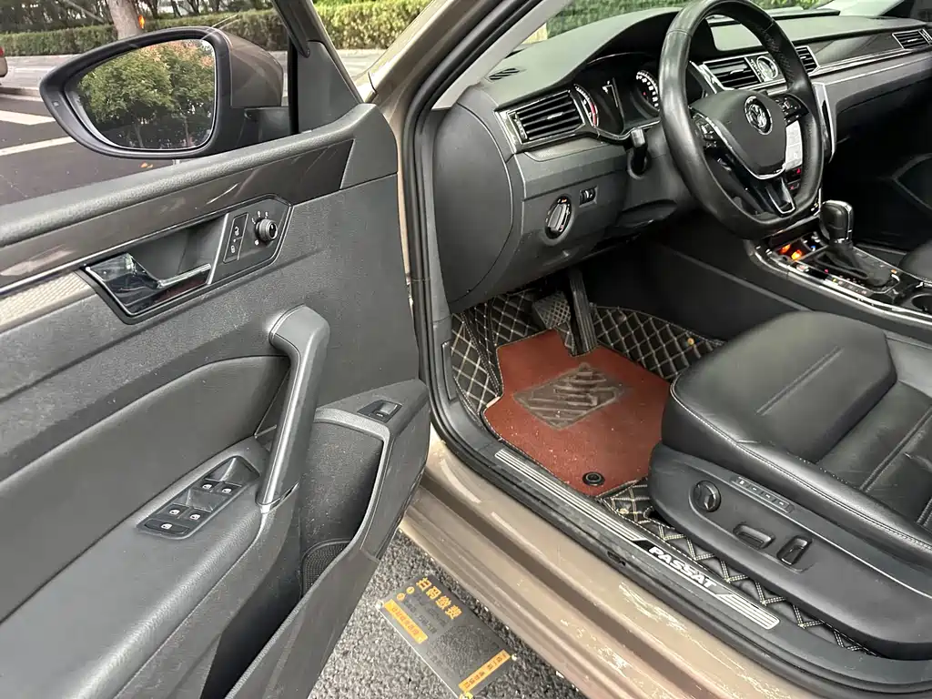 Volkswagen Passat — фото 8
