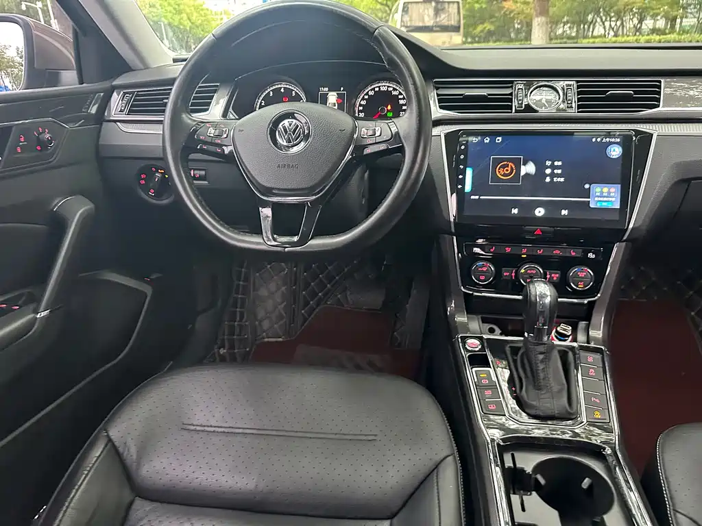 Volkswagen Passat — фото 10