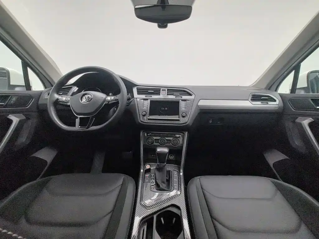 Volkswagen Tiguan L — фото 5