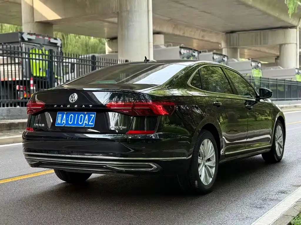 Volkswagen Passat — фото 9