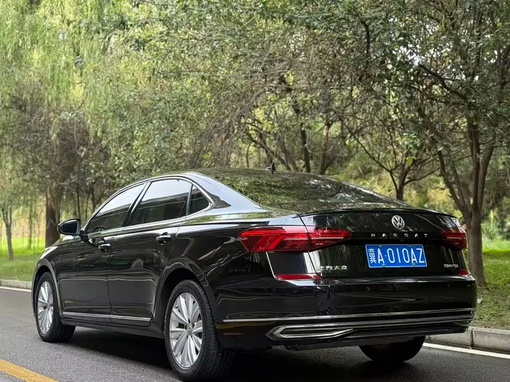 Volkswagen Passat — фото 10