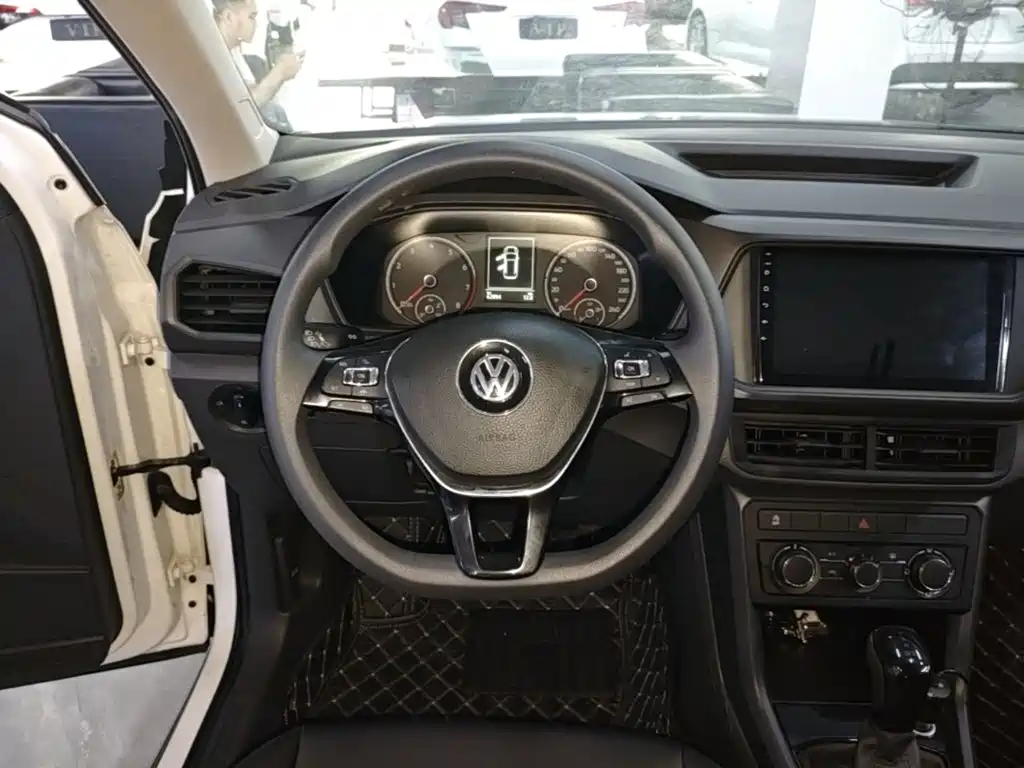 Volkswagen T-Cross — фото 11
