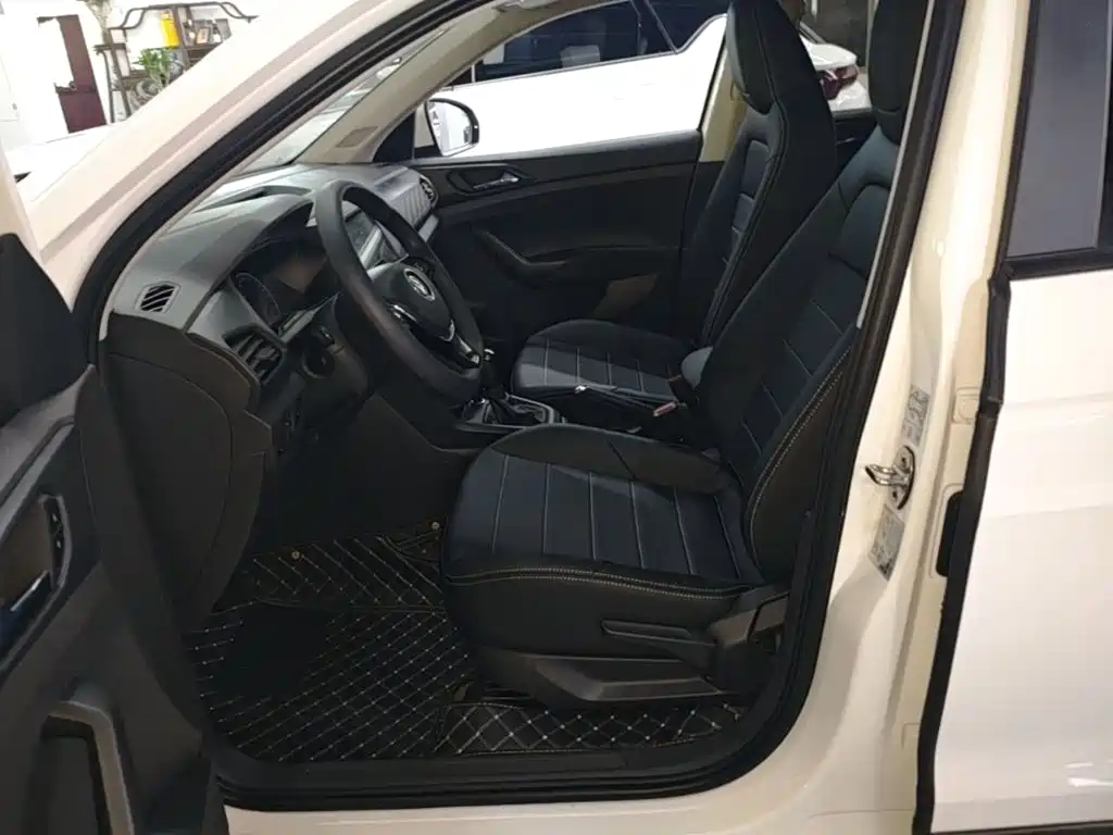 Volkswagen T-Cross — фото 15