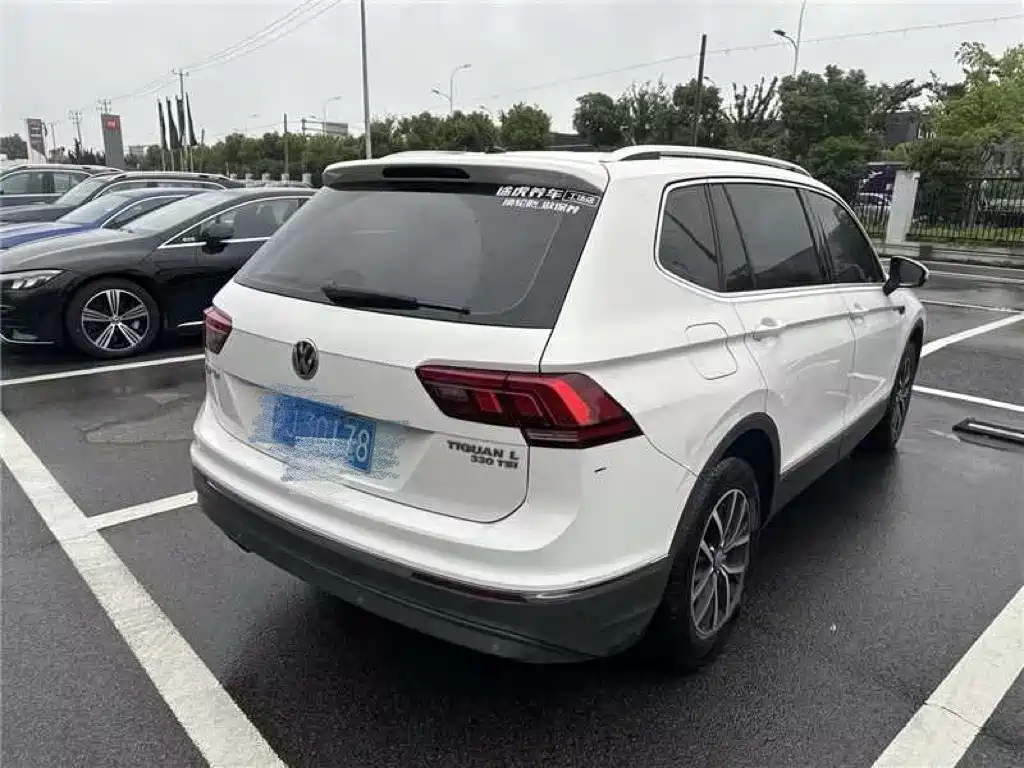 Volkswagen Tiguan L — фото 2