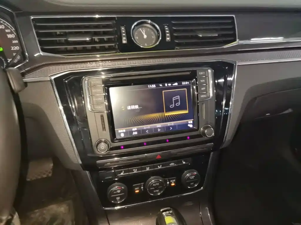 Volkswagen Passat — фото 13