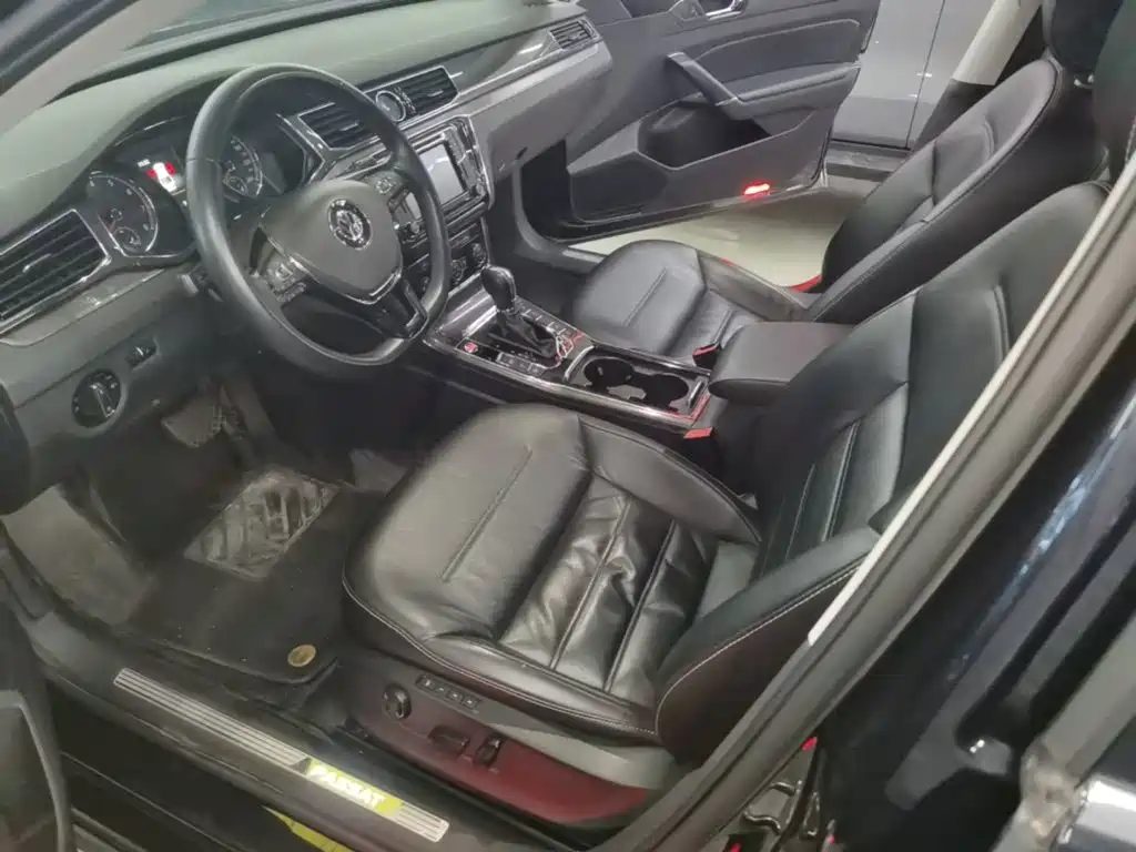 Volkswagen Passat — фото 15