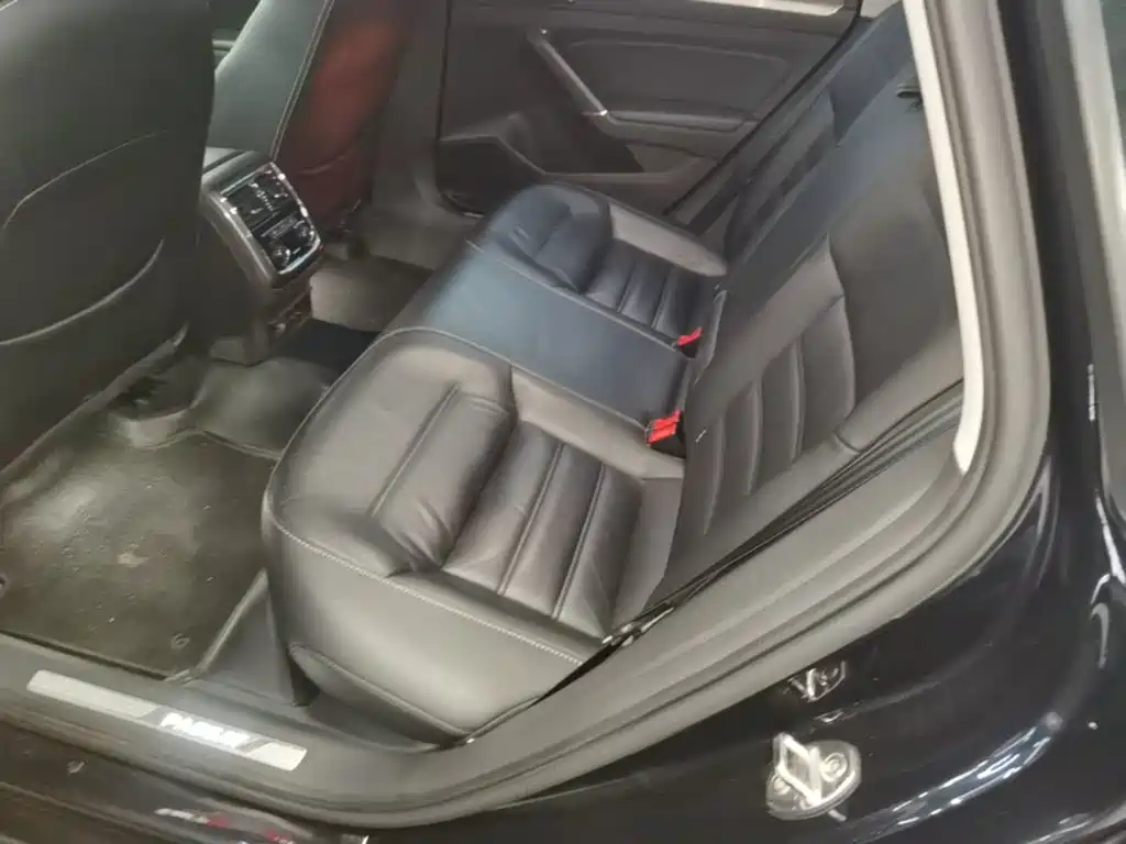 Volkswagen Passat — фото 17