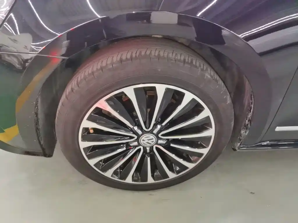 Volkswagen Passat — фото 23
