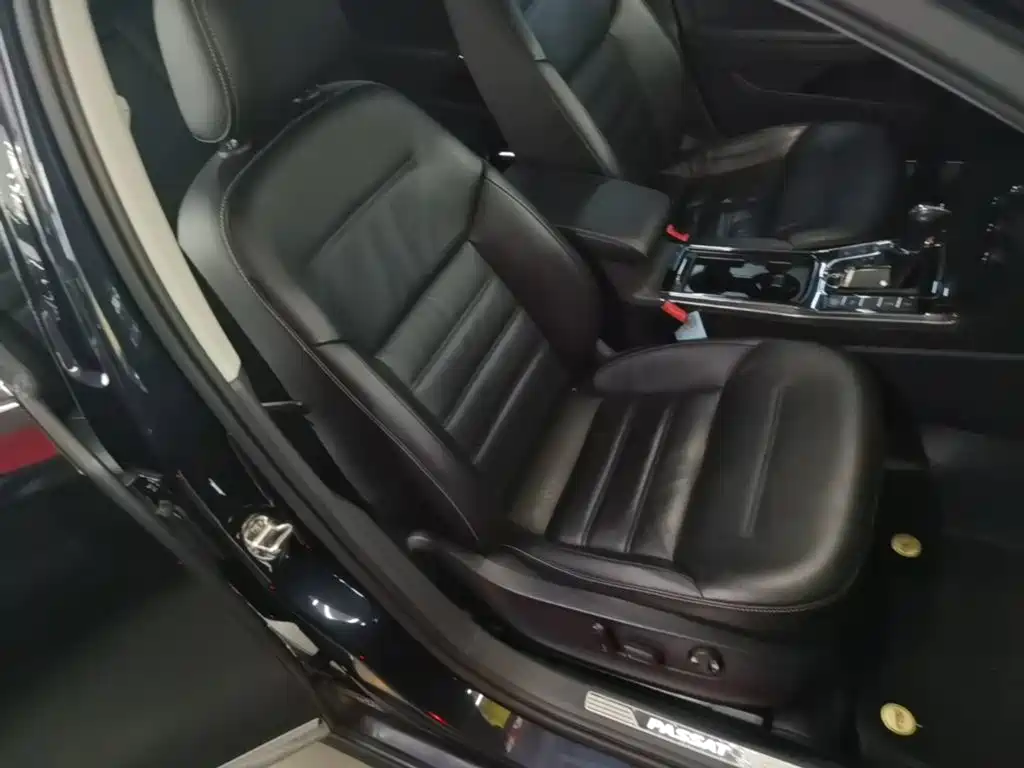 Volkswagen Passat — фото 25