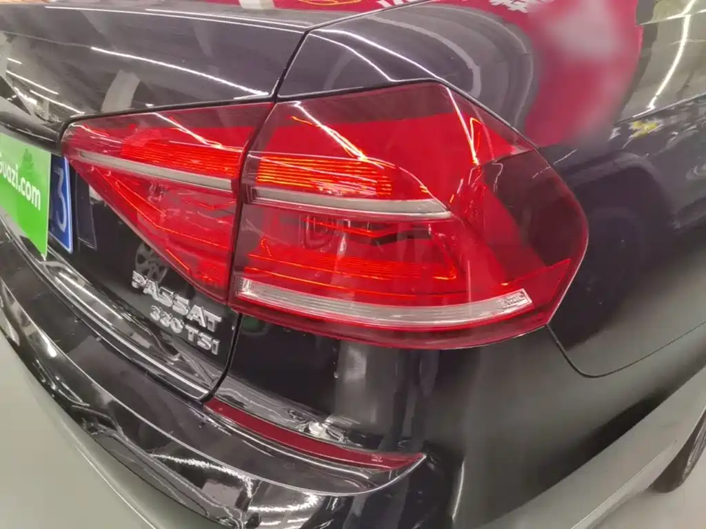 Volkswagen Passat — фото 8