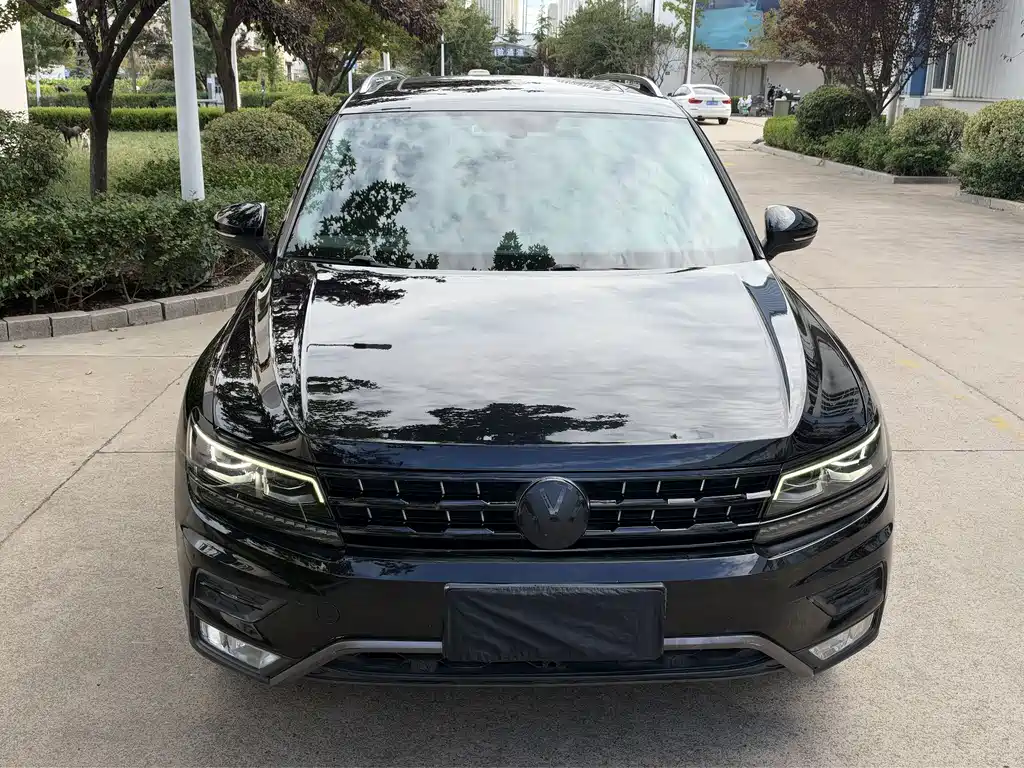 Volkswagen Tiguan L — фото 3