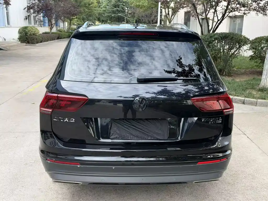 Volkswagen Tiguan L — фото 4