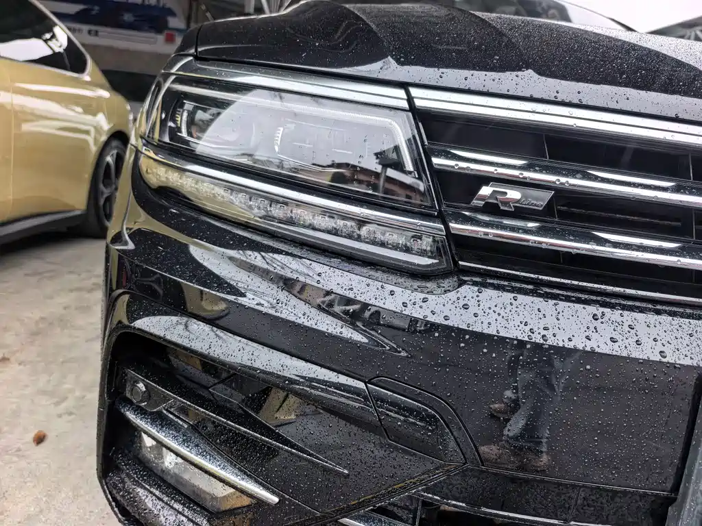Volkswagen Tiguan — фото 4