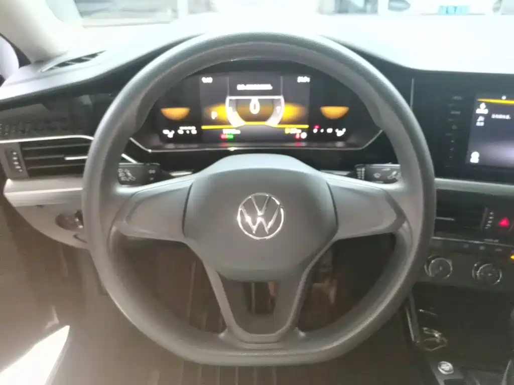 Volkswagen Passat — фото 11