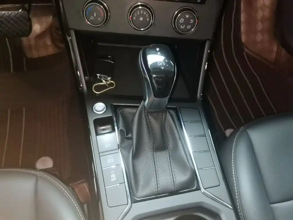 Volkswagen Passat — фото 14