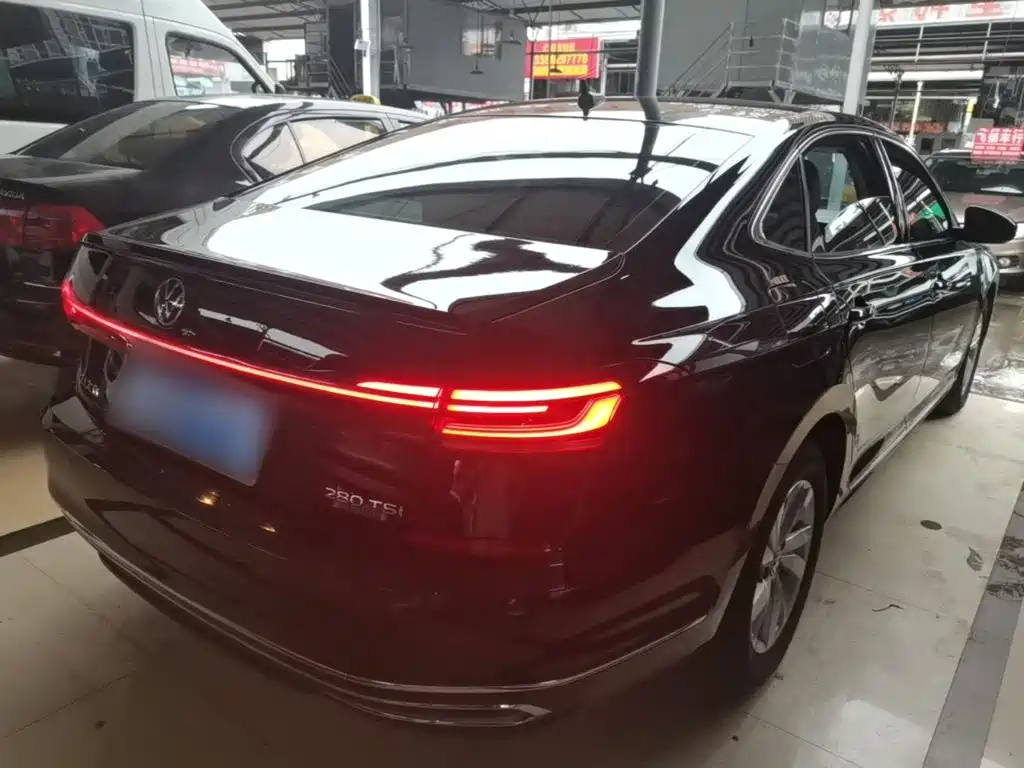 Volkswagen Passat — фото 7