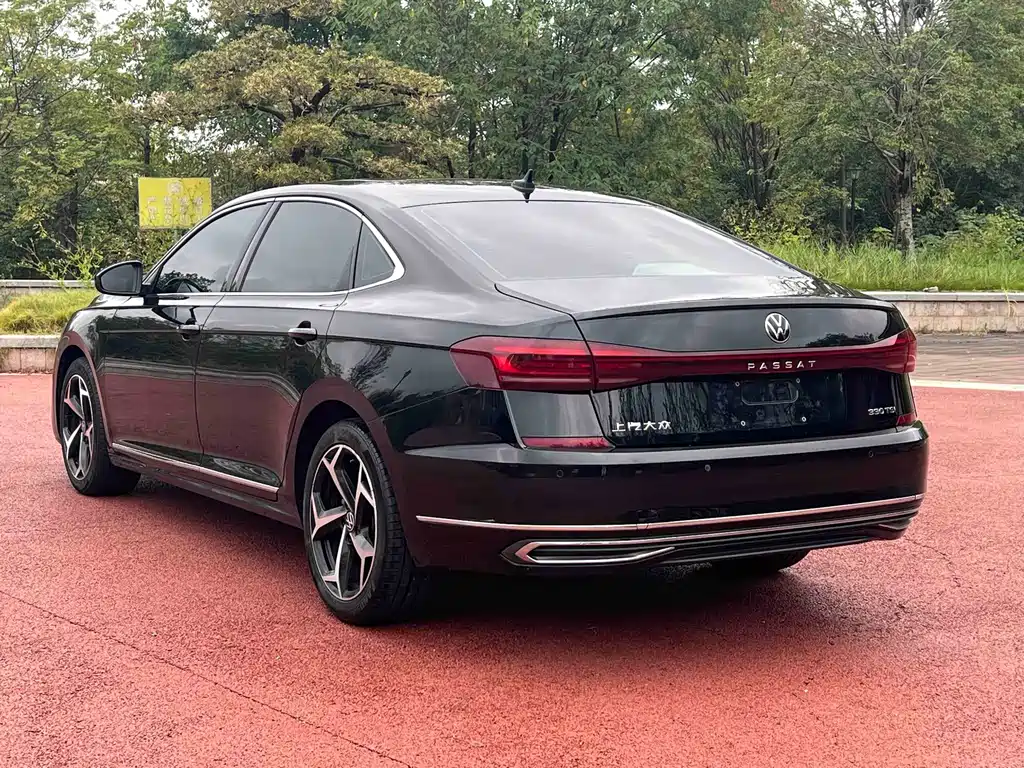 Volkswagen Passat — фото 4