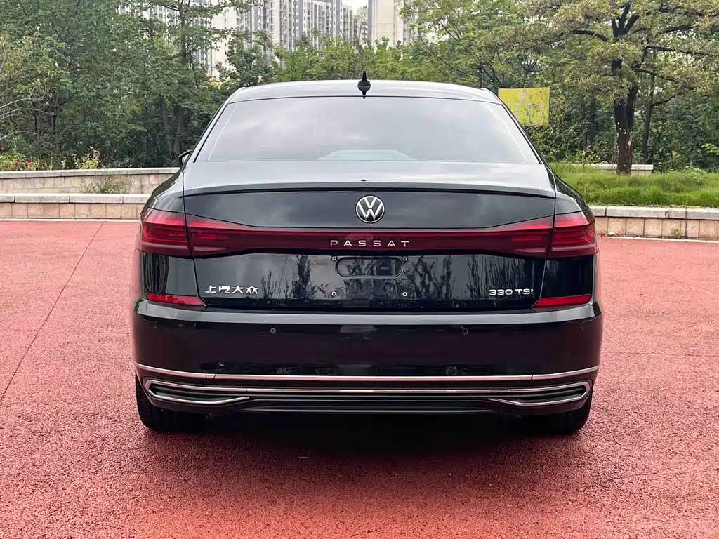 Volkswagen Passat — фото 5
