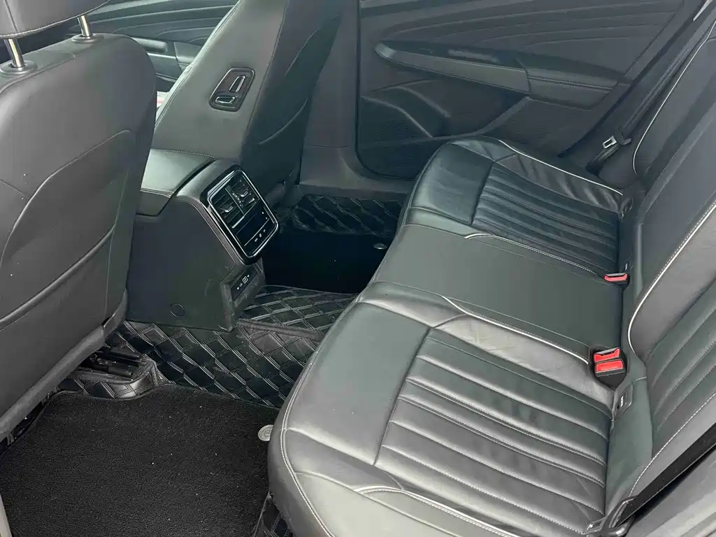 Volkswagen Passat — фото 8