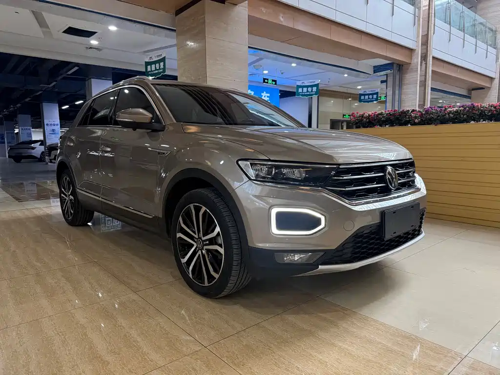 Volkswagen T-Roc — фото 3
