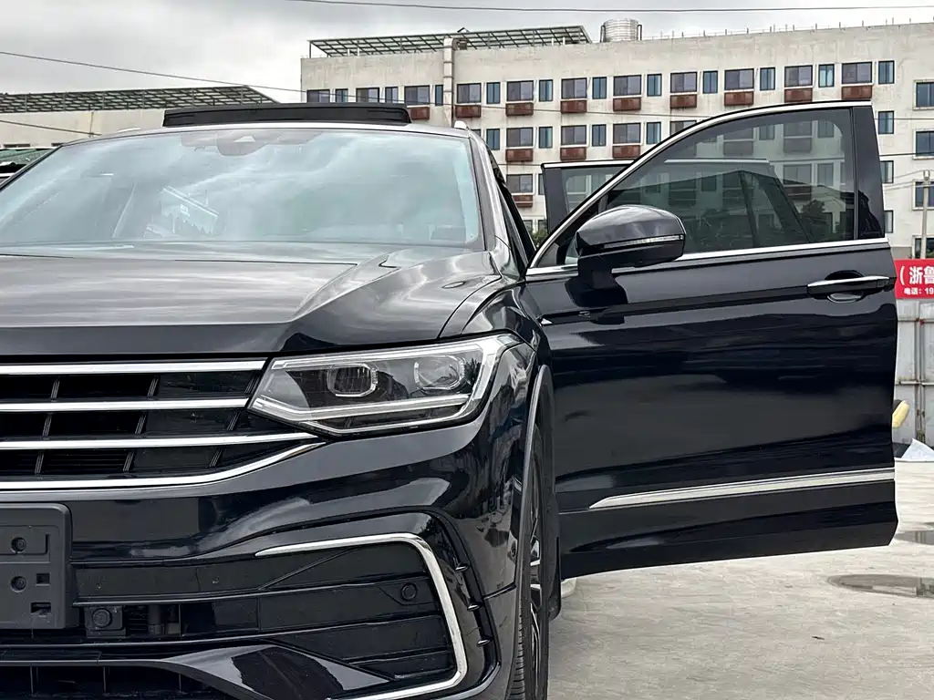 Volkswagen Tiguan L — фото 18