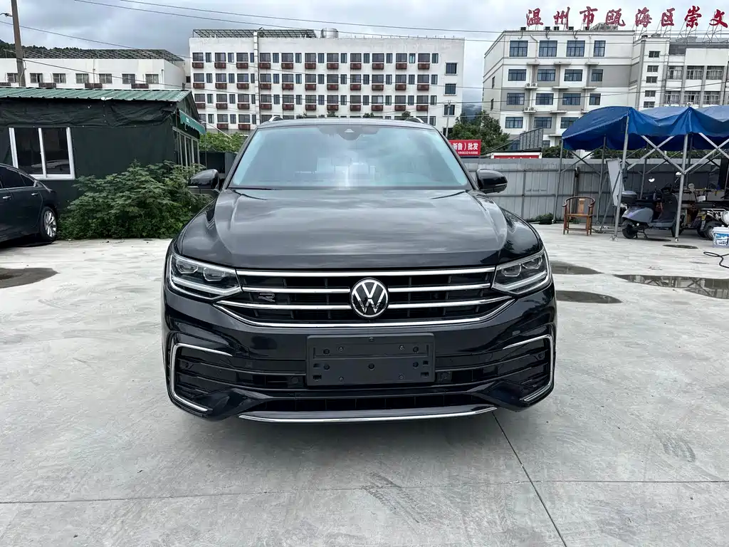 Volkswagen Tiguan L — фото 6