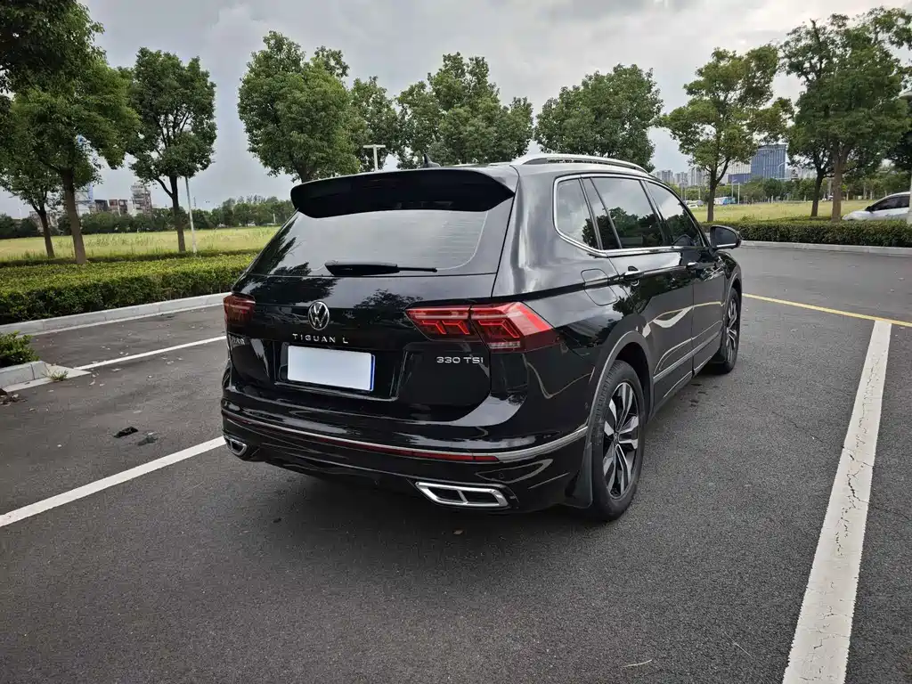 Volkswagen Tiguan L — фото 7