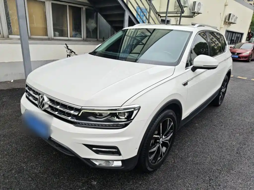 Volkswagen Tiguan L — фото 2