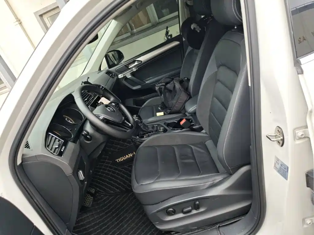 Volkswagen Tiguan L — фото 15