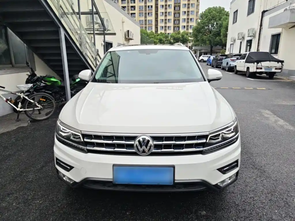 Volkswagen Tiguan L — фото 3