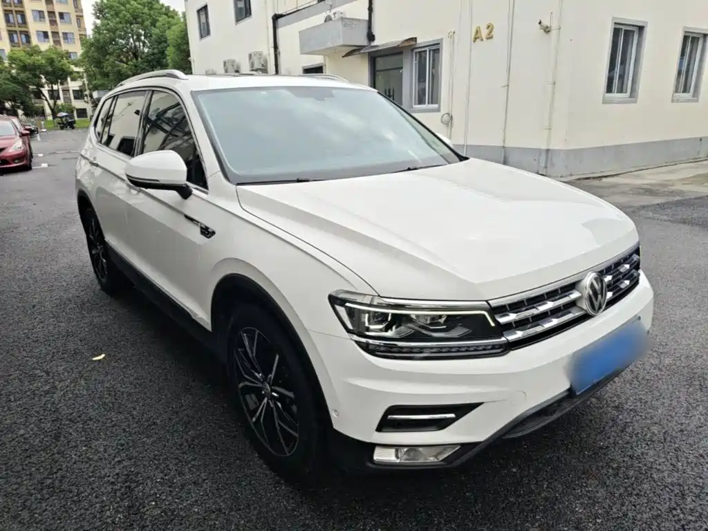 Volkswagen Tiguan L — фото 4