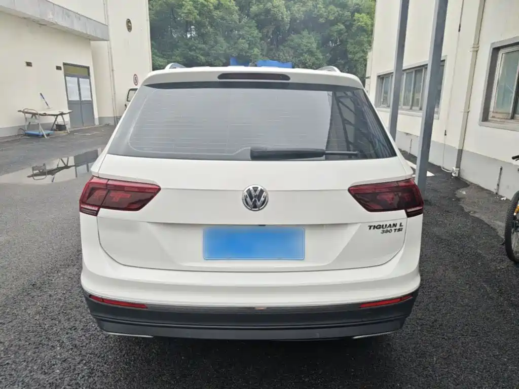 Volkswagen Tiguan L — фото 6