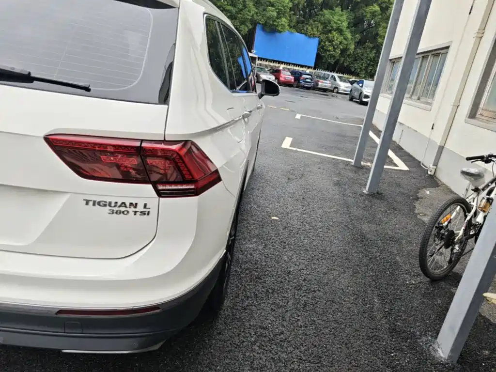 Volkswagen Tiguan L — фото 8
