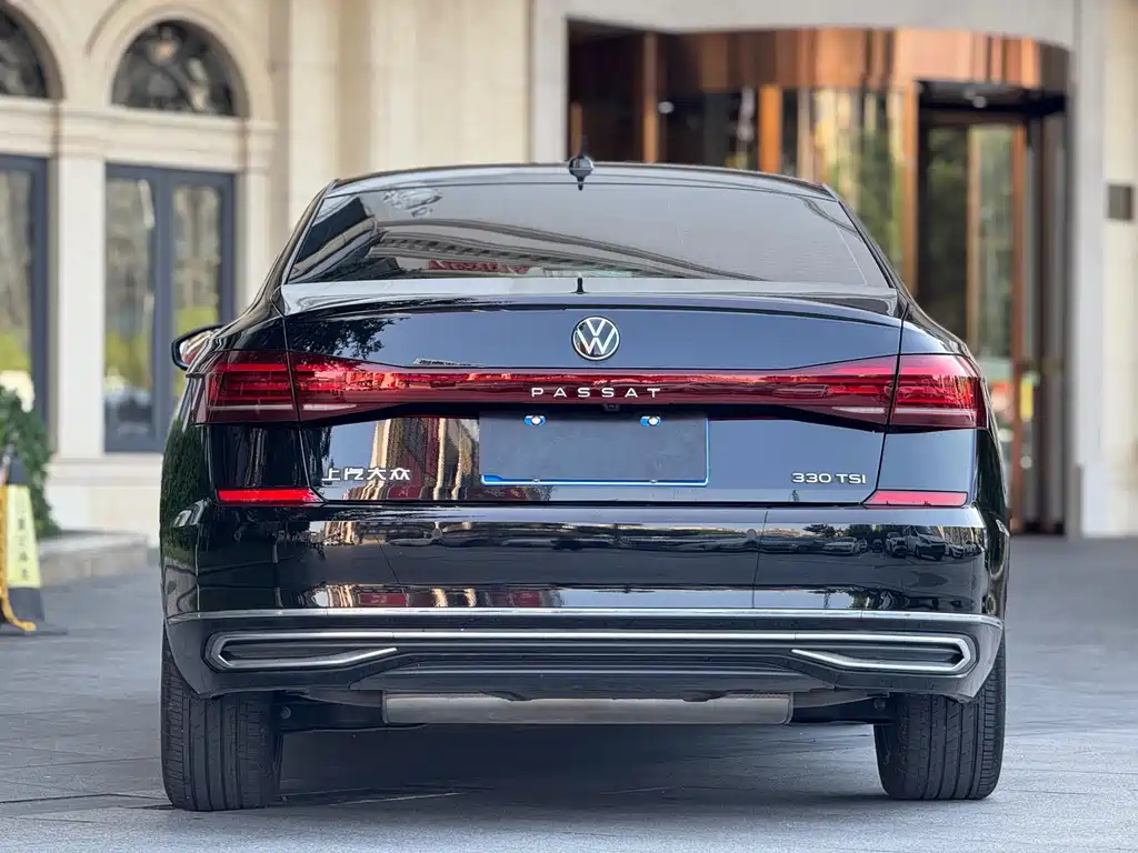 Volkswagen Passat — фото 8