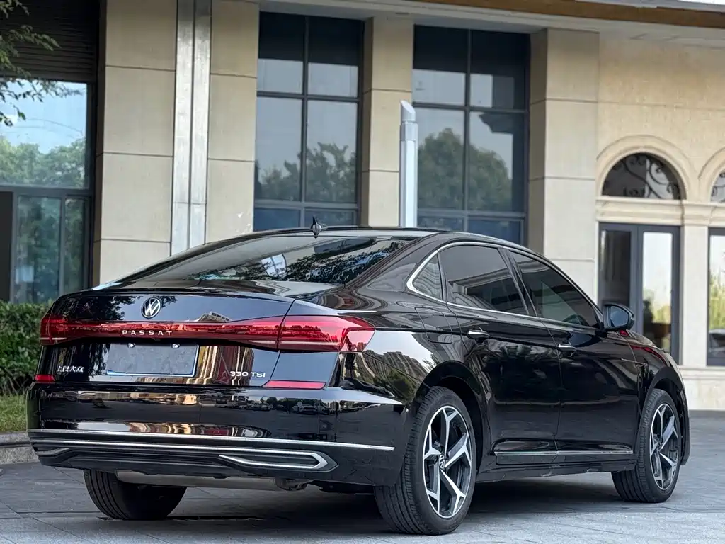Volkswagen Passat — фото 9