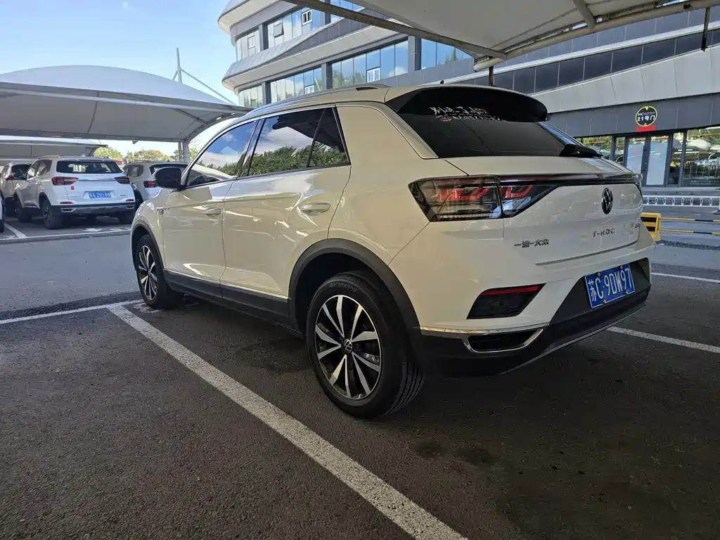 Volkswagen T-Roc — фото 22