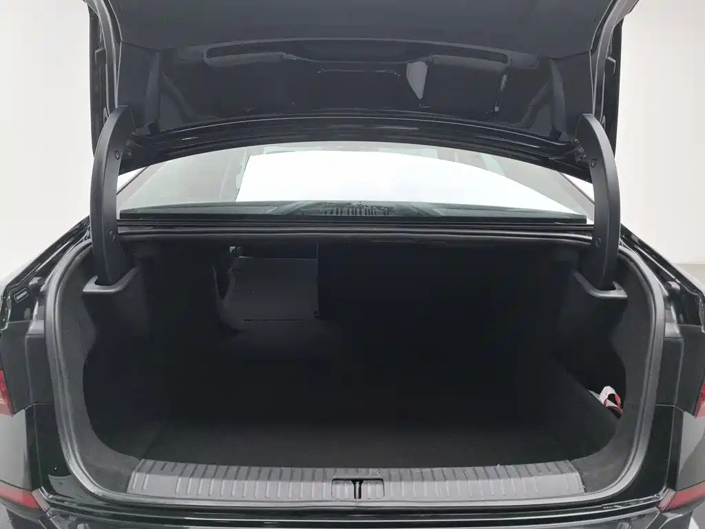Volkswagen Passat — фото 16