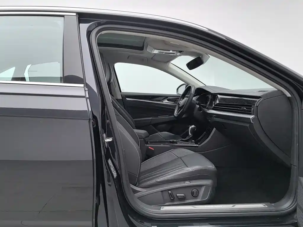 Volkswagen Passat — фото 23