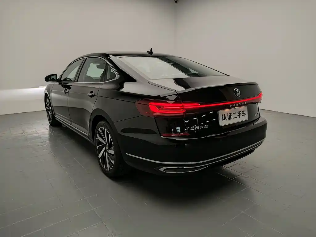 Volkswagen Passat — фото 5
