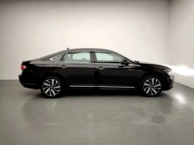 Volkswagen Passat — фото 8