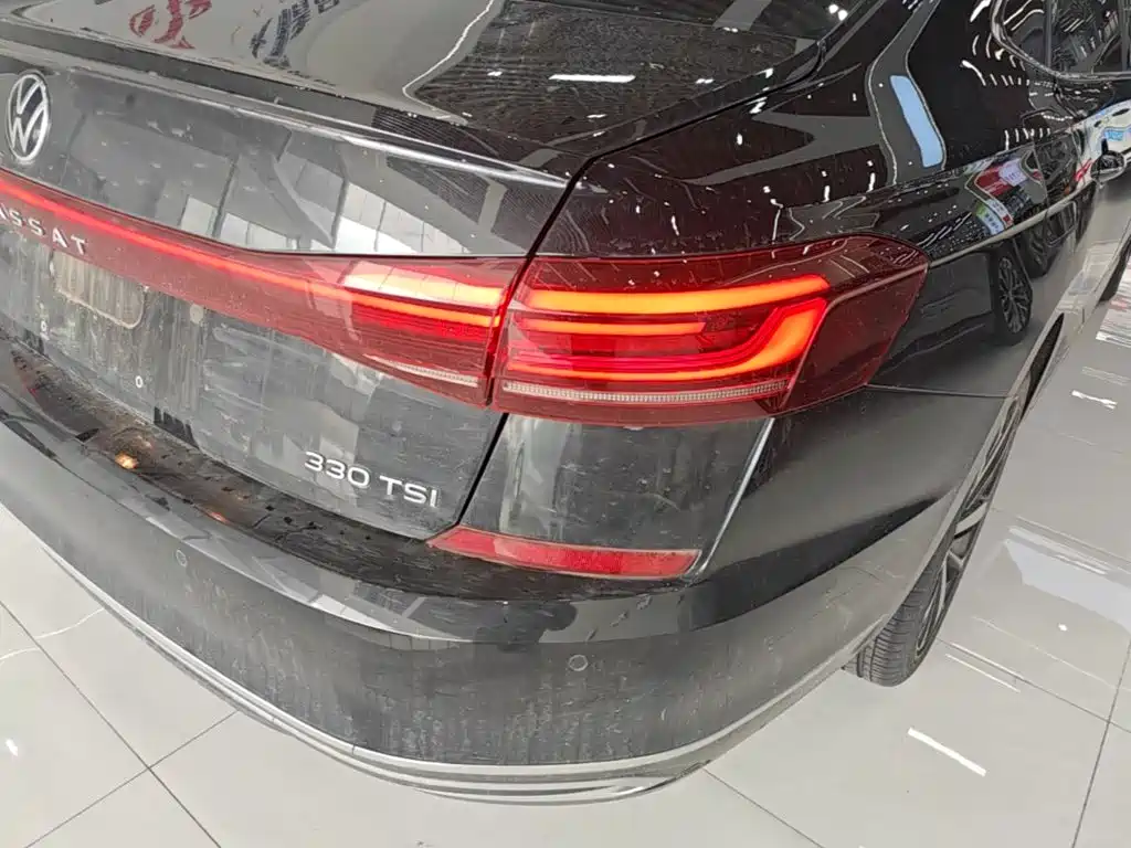 Volkswagen Passat — фото 8